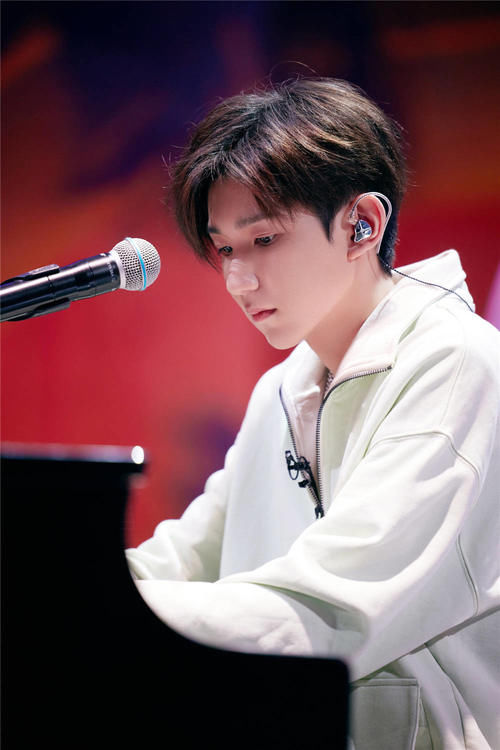 源弟|王源《明日创作计划》终于弹钢琴了,也太美好了