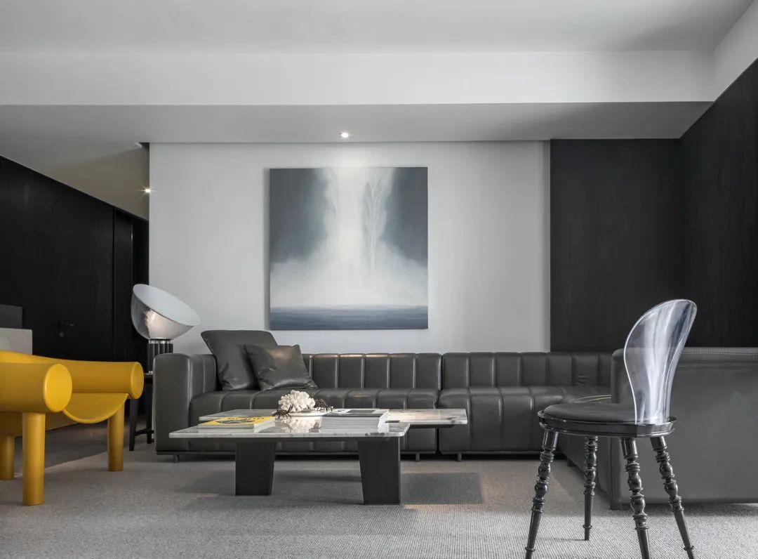 木饰面|150㎡极简黑白灰，年轻夫妇的格调之家，安静稳重有档次