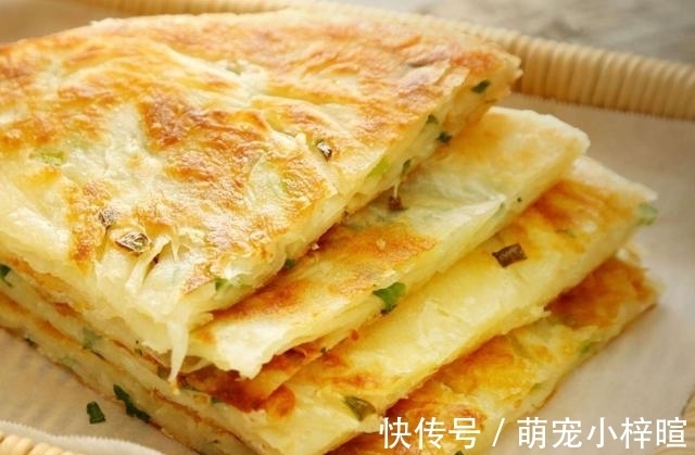 早餐别总是稀饭馒头!教你做懒人版葱花饼,3分钟就能出锅!
