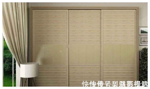 衣柜|卧室装衣柜别再用这种材料，寿命短还污染严重，别等入住再后悔