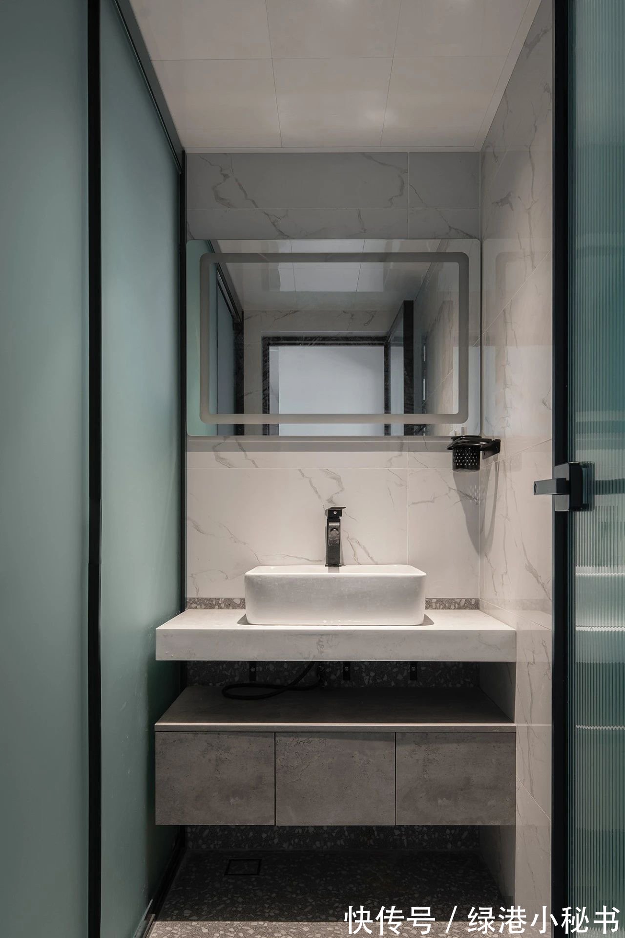 简约风|装修案例欣赏：小户型现代简约风，也可以很有格调！