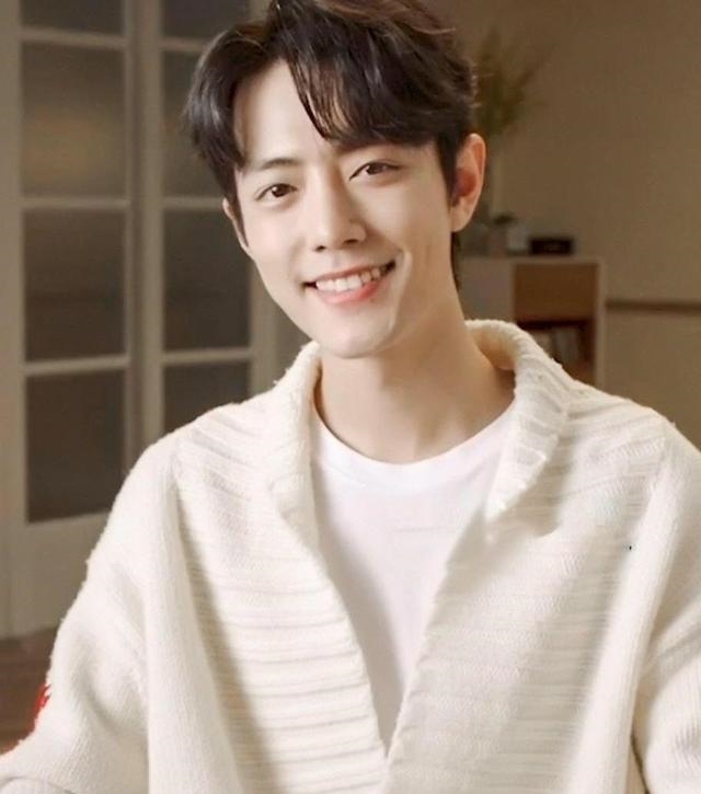 肖战官|肖战代言七点开播,肖战有望“空降”直播间,粉丝快来!值得期待