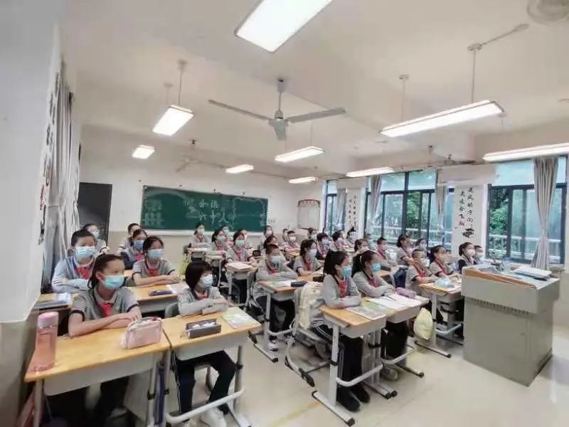 厦门六中|厦门中小学幼儿园全面恢复线下教学！近80万学生返校，现场直击