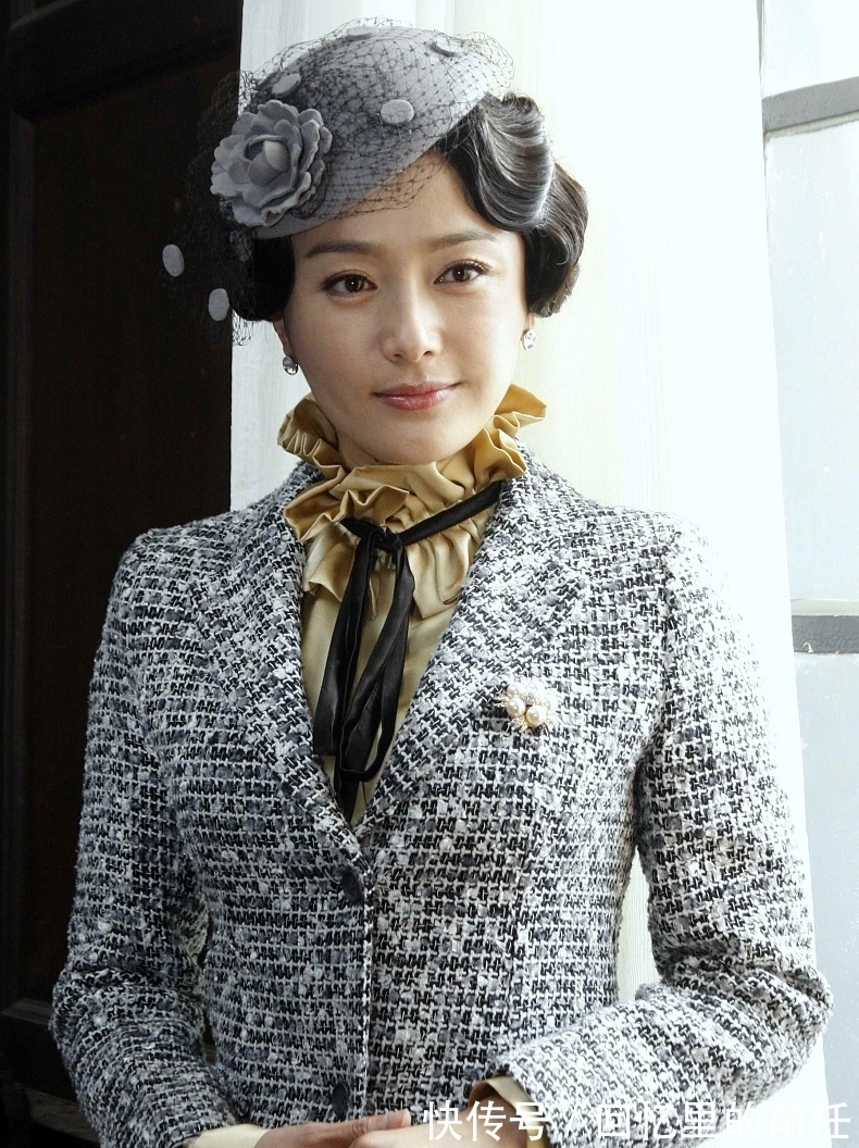 花玲珑!心中纵有千千结,一阙浓词今古阅。纵有泪,满满相思切