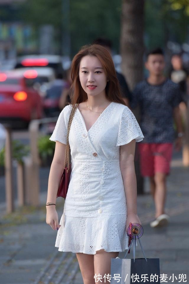 包臀裙 时尚精致的包臀裙穿搭衬托优美的线条,靓丽舒适又耐看,时尚大气!