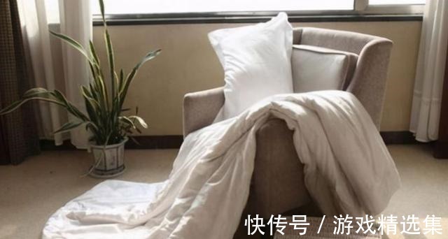 即使家里天天打扫也会出现很多“细毛灰尘”，其实问题出在这里！