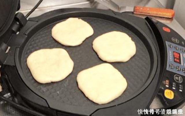 一碗面粉一个鸡蛋,又脆又香,自己在家做,比油条还好吃,收藏了