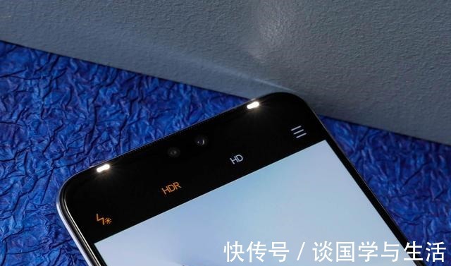 配色|vivo S10 Pro的绮光焕彩配色，确实让我眼前一亮了！