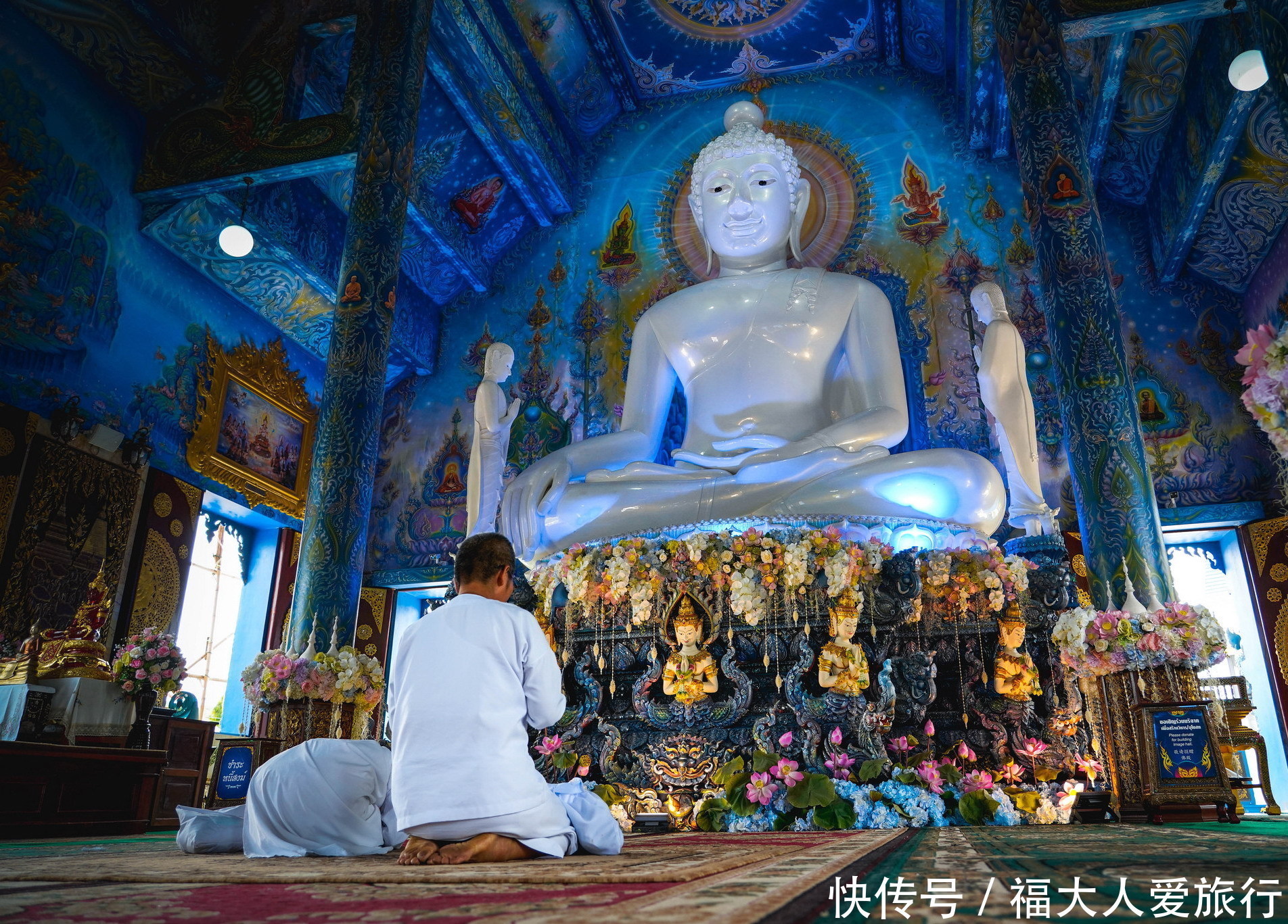 高贵|泰国有三座色彩寺庙，黑庙深沉白庙圣洁，蓝庙高贵低调少有人知