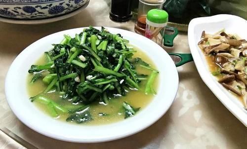 便饭|公司效益好，老板请员工吃便饭，7菜2汤2主食，有你喜欢吃的吗