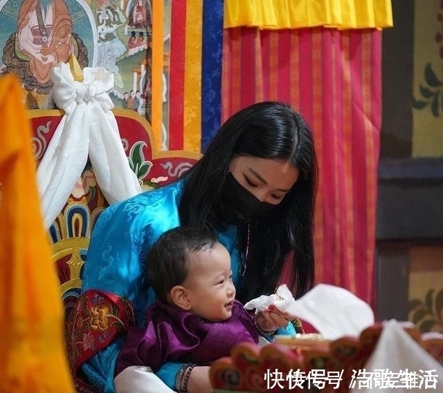 爱情故事|不丹王后罕见换发型好惊艳!盘发超美,却被身边不丹公主抢了风头