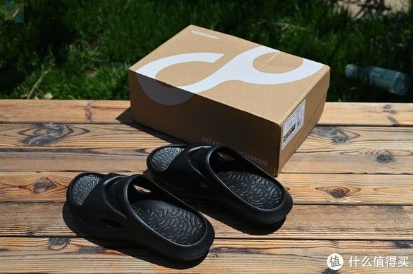 软弹|衣食住行 篇一:更贴脚的休闲拖鞋,舒缓疲劳走路更轻松,咕咚软弹运动拖鞋体验