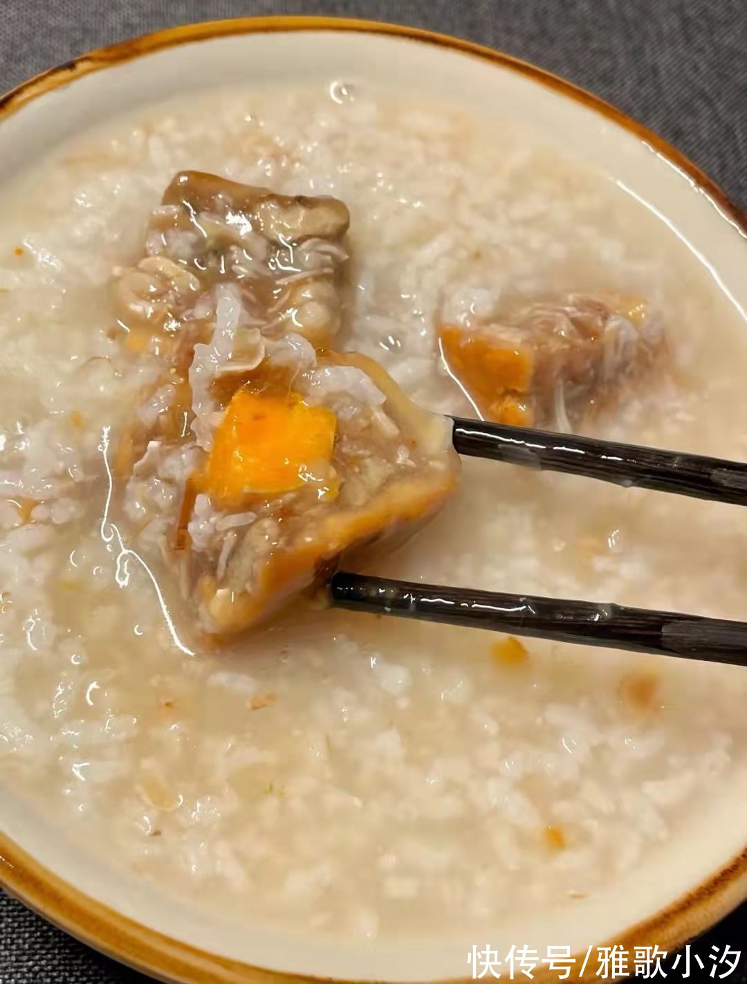 吃不完的月饼都到哪里去了？网友：我妈早上用来给我煮粥了
