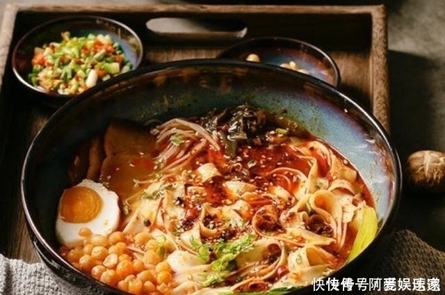 面馆|煮面条万万不可开水后才下锅,面馆大厨牢记这2点,面条更筋道