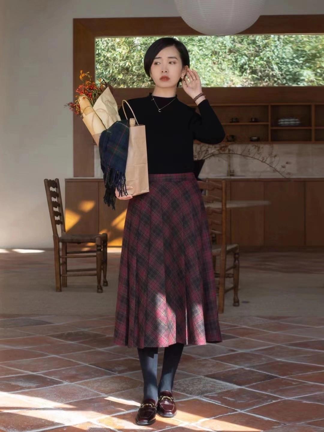 小姐姐 冬天也不要总穿裤子,这些半身裙优雅温柔又百搭,让你穿出气质美