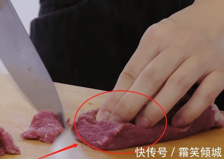 切菜|趙麗穎上節(jié)目第一次切菜,鏡頭特寫到她的手,我卻在關注她的指甲