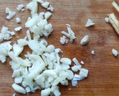 丝瓜和它一起炒,鲜甜美味,清热消暑还美白,做一盘几下就没了