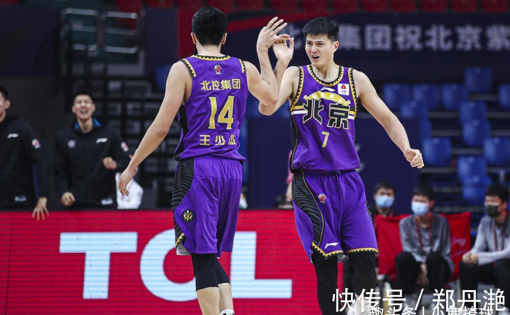 教练组|马布里认清形势!北控弃用两大混子内线,教练组全力支持调整阵容