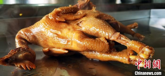 烧鸡|探访百年丝路美食“静宁烧鸡”：闻香千里外，味从鸡肉来