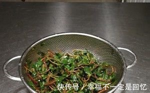 补肾排毒|女人不想显老,多吃以下3种食物补肾排毒,抗衰老,显年轻!