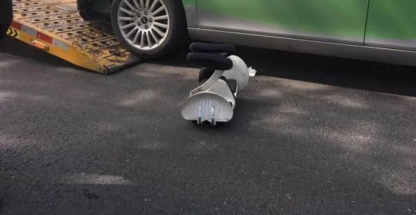 男孩|极其危险这种流行“车”不是玩具,别让孩子碰一名8岁男孩已因此丧命