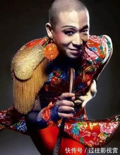 《导演请指教》，这是消费完演员开始消费导演了？