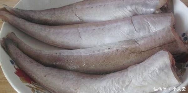 晒干用木棒打碎最好吃,我国只有东北人吃,口味鲜嫩