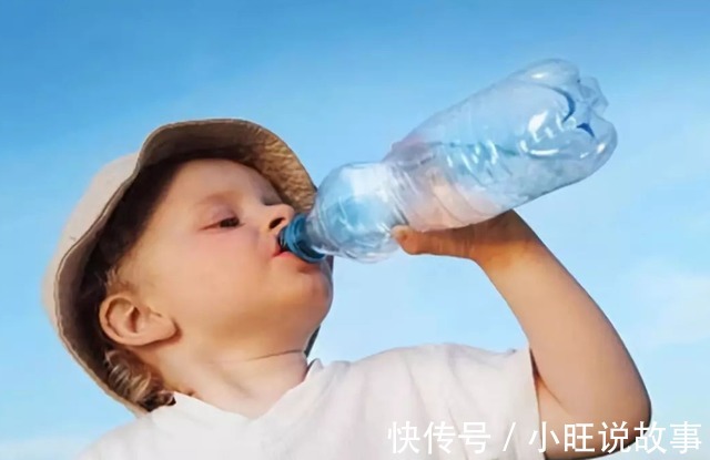 熬夜|比熬夜还要“催人老”的喝水习惯，劝你尽早改正