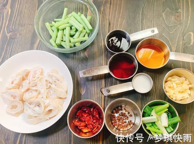 四季豆|夏季没胃口?大叔教你干锅肥肠,香辣味美,简单易学,非常下饭
