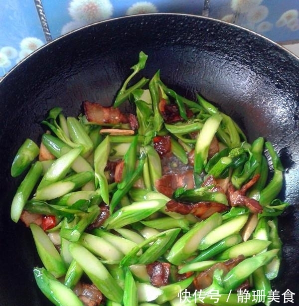 皮肤|这菜是“催老剂”，聪明的女性从来都不吃，皮肤不好的更不能吃