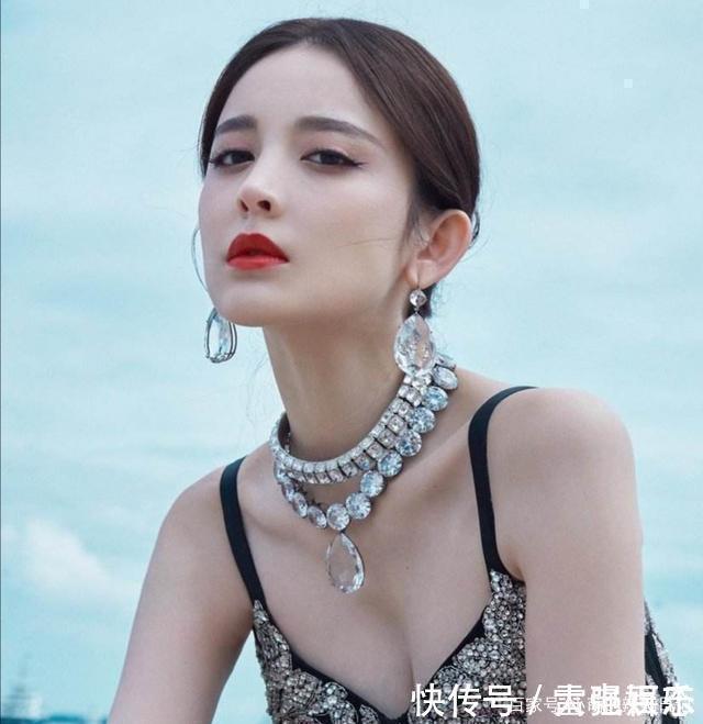 你适合“披头发”还是“扎头发”,主要看这3个部位,发际线很关键