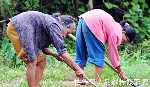 俗语&“龟背蛇腰不可交,瞟眼看人不用刀”有何意义?专家:听了不吃亏