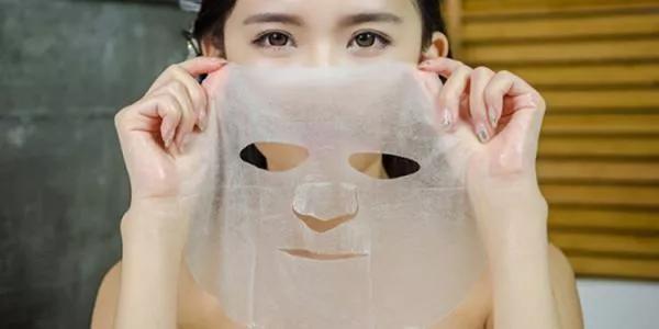 敷面膜也有这么多讲究?原来一直都用错了