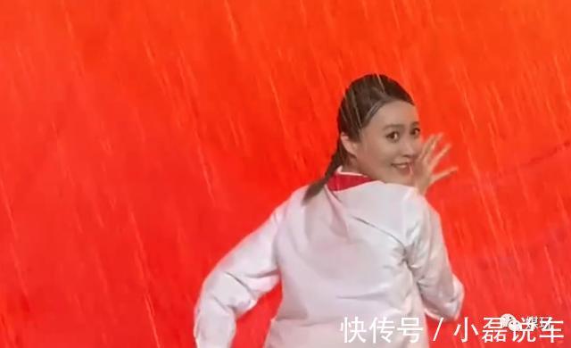 鳥(niǎo)巢感動(dòng)瞬間的背后:為什么上一秒下雨,下一秒演員衣服就干了?