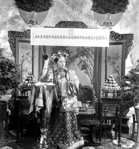 美国|史上最超清的慈禧太后照片，一直藏在美国档案馆，如今才得见天颜