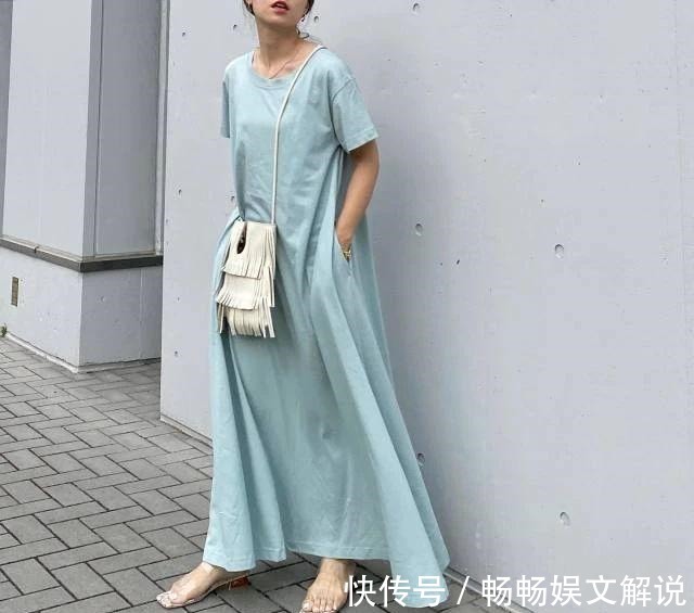 连衣裙 日本太太的“成熟风”穿搭走红ins,巧用连衣裙,穿得精致又减龄!