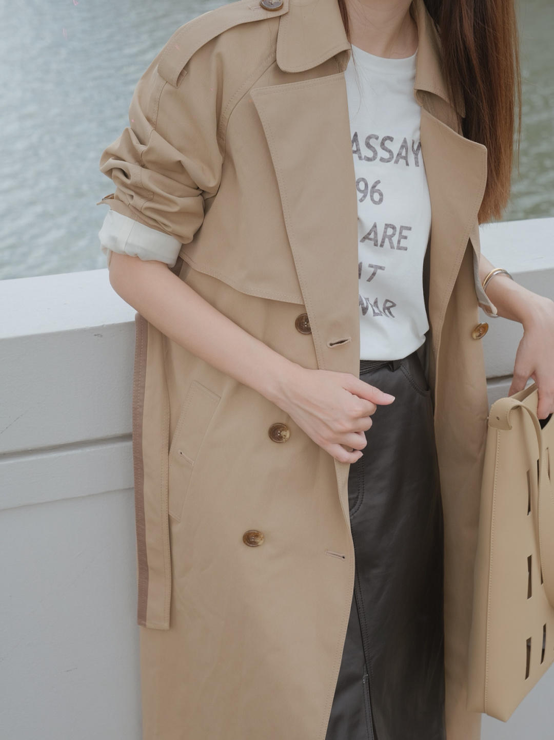 半身裙|职场法式穿搭指南,大u领针织衫+半身裙,穿起来气质又性感