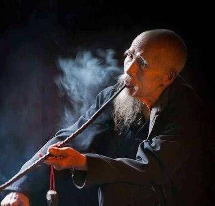 精华|俗语家有一老,如有一宝,下半句才是精华,少有人知,值得深思