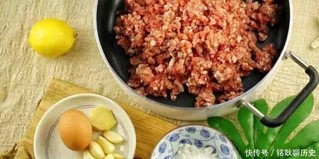 用了十年的炸丸子秘方!外酥里嫩太好吃,窍门竟然这么多!