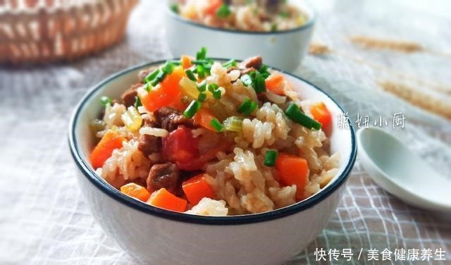 最近孩子最馋这锅饭,饭菜一锅出,省事简单,孩子吃得香,身体棒