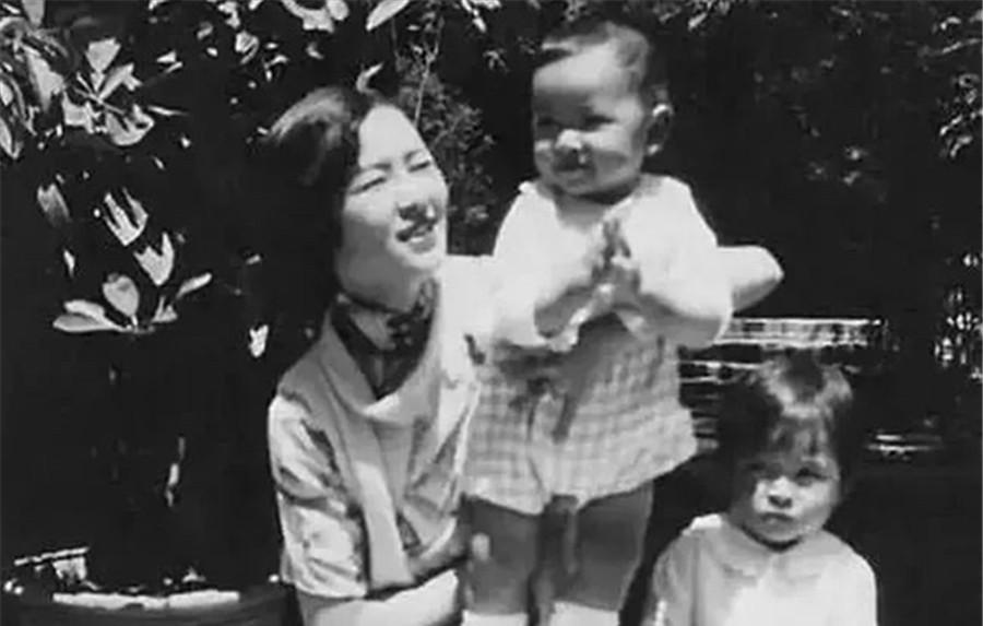 梁思成再婚当天,他提着一壶酒到林徽因墓前,在寒风中守了她一夜