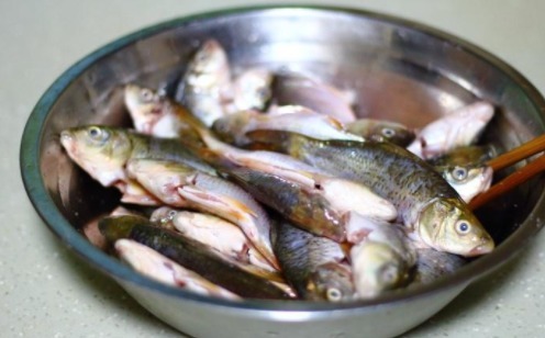 外酥里嫩的干炸小鱼,男人最爱的下酒菜