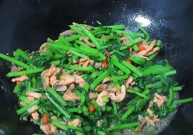 茼蒿|有这道家常下饭菜,吃饭香喷喷,一周吃三顿吃不够