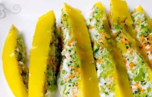 抢光|西兰花不要炒着吃了,教你新吃法,加4颗鸡蛋,出锅就抢光