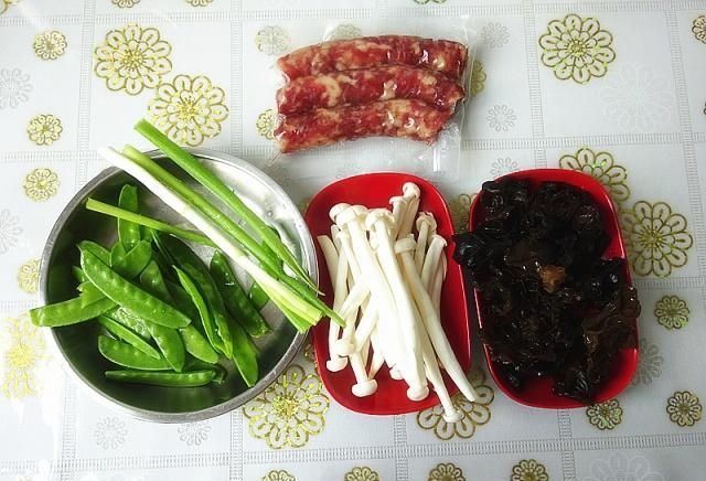 营养|这道小炒,材料普通又便宜,结合起来味道清香鲜美,营养丰富全面