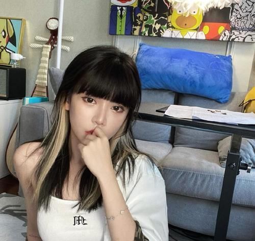 熊猫直播|药水哥跻身娱乐圈!昔日缠绵女主播后悔不已,如今已高攀不起?