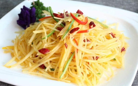 土豆丝|饭店土豆丝为什么好吃，掌勺30年大厨告诉你4个诀窍，你也能做