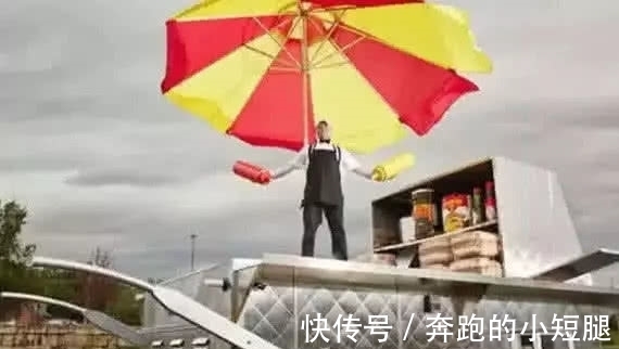 何炅老师|吉尼斯世界之最：第一项由何炅老师创造，用脚射箭你见过吗？