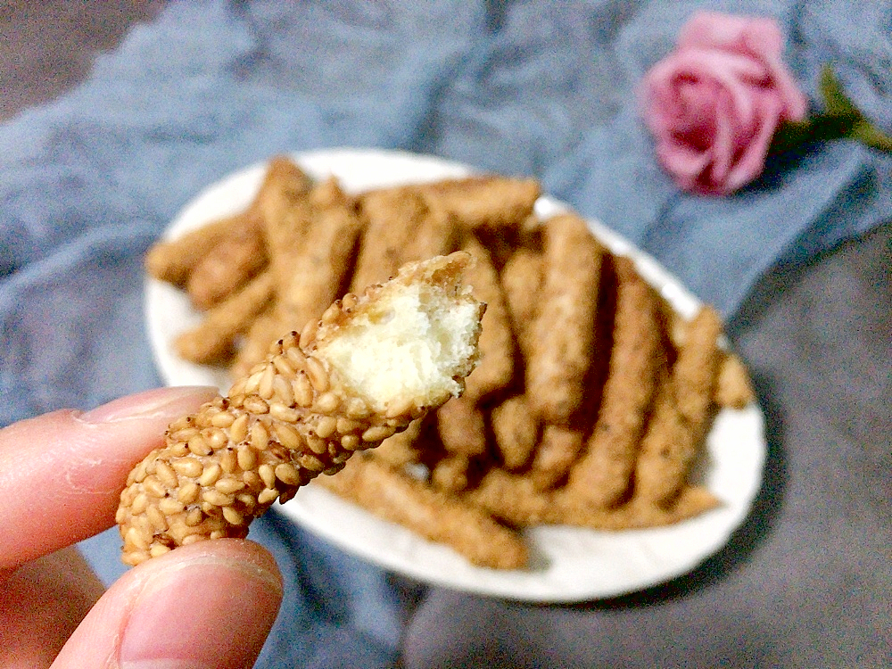 营养|吃炸货,换点新花样!香酥可口的芝麻条,营养高寓意也好