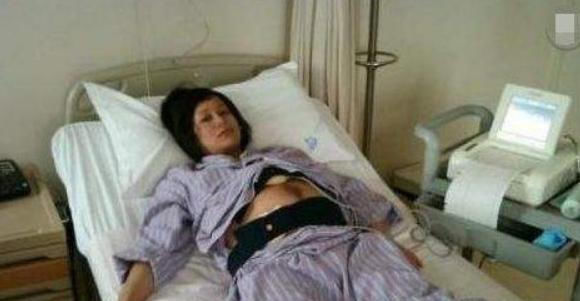 孕妈|“最乐观孕妈”火了,宫口已开,还在产房外秀舞技,准爸无法淡定